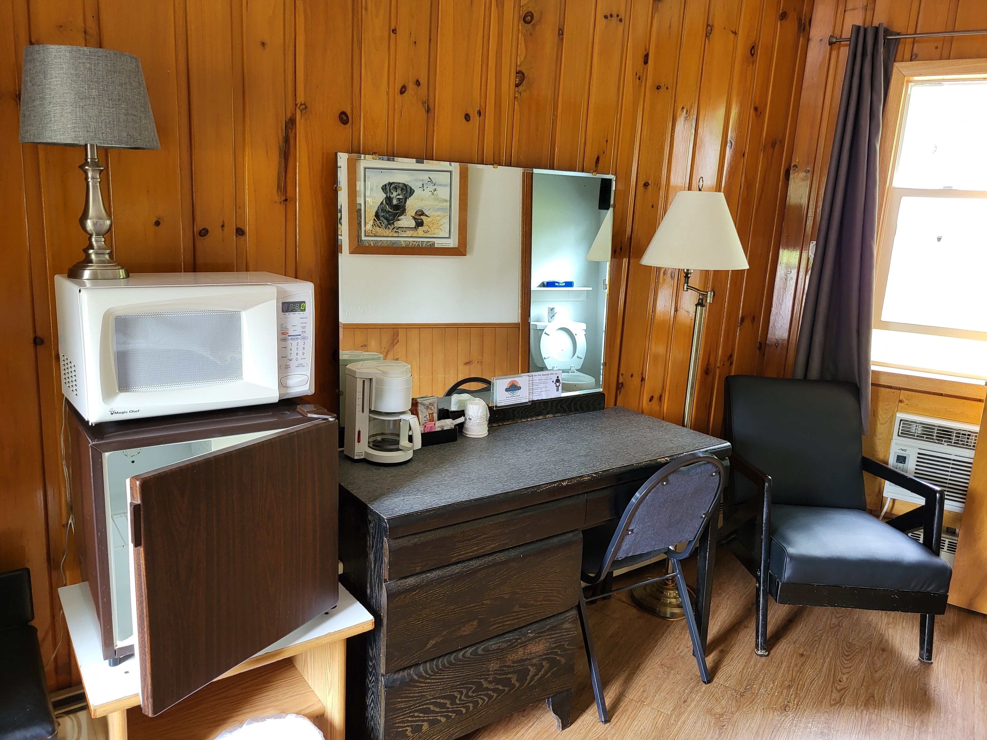 Pine Wood Motel Room 5 — room detail