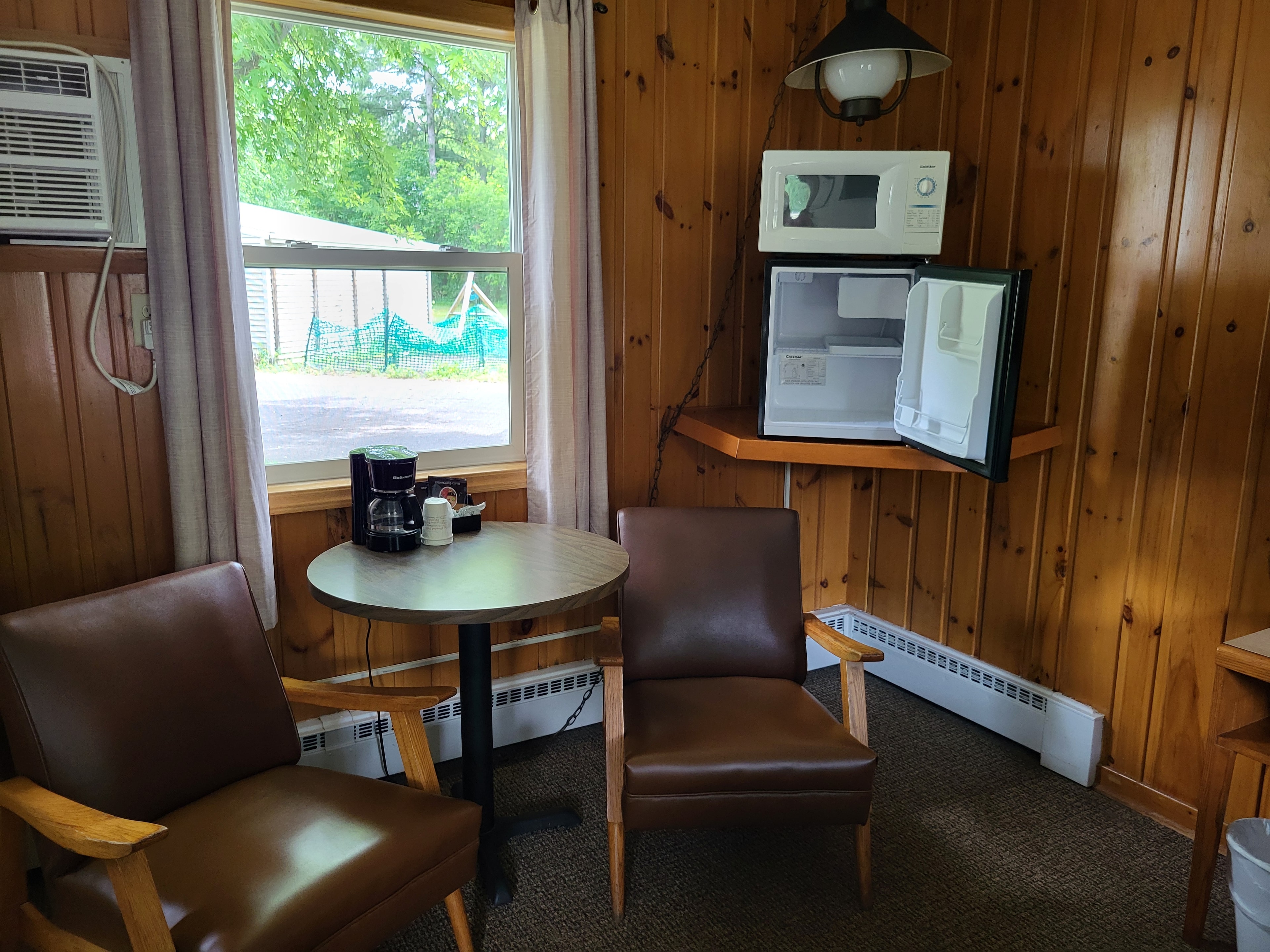 Pine Wood Motel Room 1 — bathroom